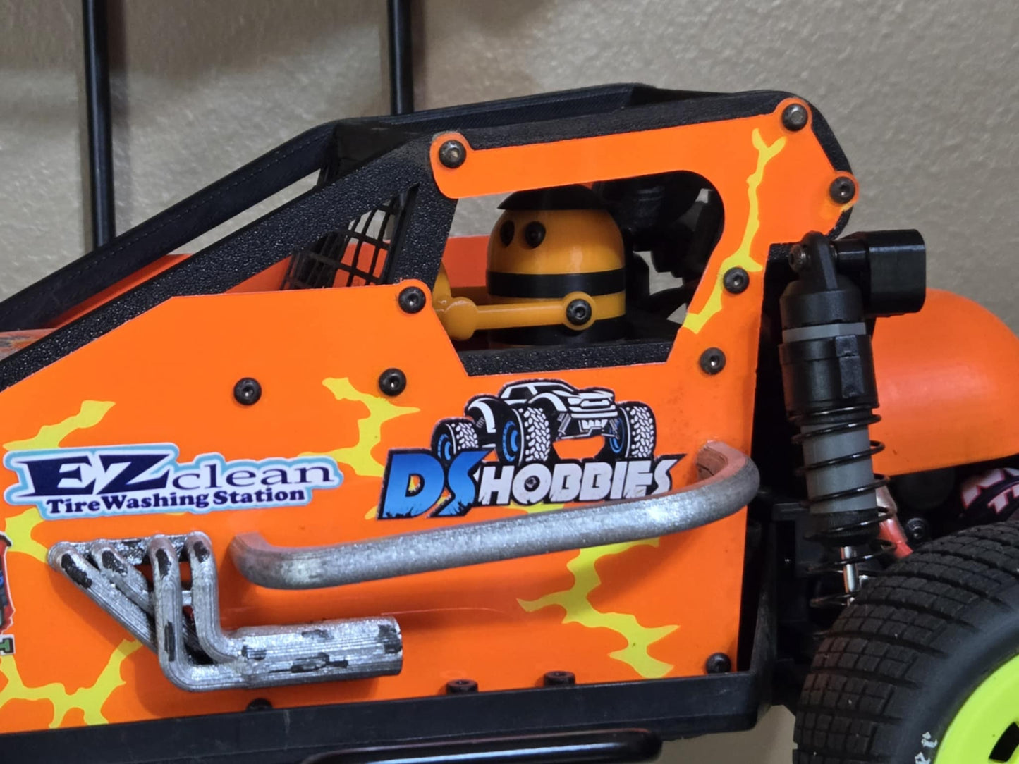 302-10 Bumble Bee Driver