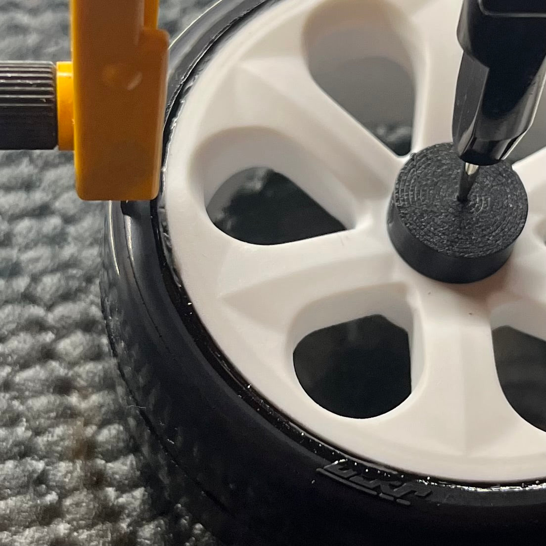 1/10 Wheel Center Plug Set